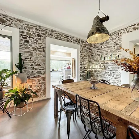 La Paradis Villa *